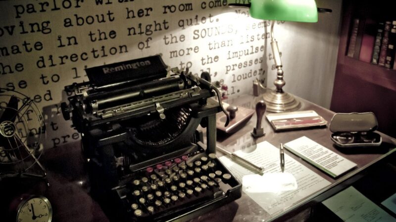 5 Películas para aprender sobre grandes escritores de literatura